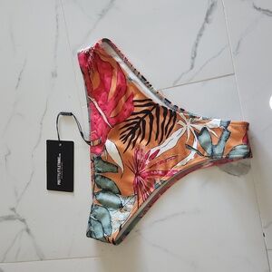 🆕️ Pretty Little Thing NWT Tropical Sz 8 Triangle Bottom